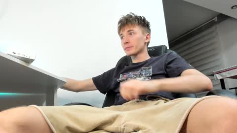 vibemygirl online show from December 17, 1:38 pm