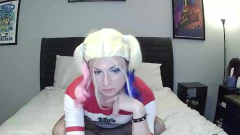 Vicki Stockings online show from November 1, 1:28 am