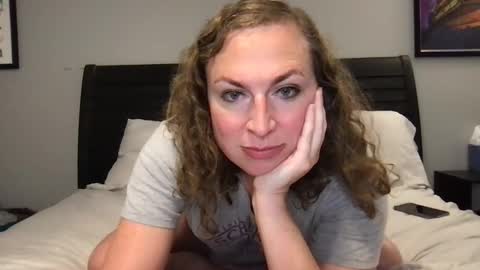 Vicki Stockings online show from October 21, 2:27 am