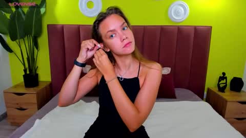 vickie_smith online show from September 12, 1:29 am