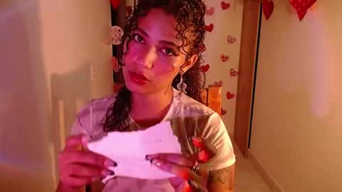 Snapshot of vicky_crazy chatting on February 21, 1:33 am Vicky  online show from February 21, 1:33 am