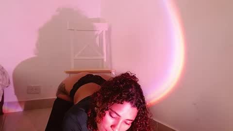 Snapshot of vicky_crazy chatting on January 24, 2:30 pm Vicky  online show from January 24, 2:30 pm