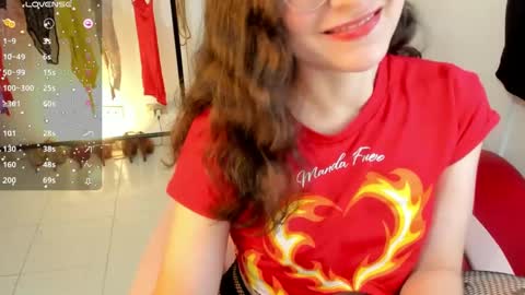 Snapshot of vicky_cristinax chatting on December 7, 4:04 am Vicky online show from December 7, 4:04 am