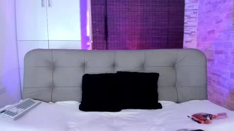 Amy online show from September 21, 6:45 pm