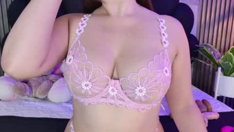 vicky_lopezz_ online show from April 5, 2:41 am
