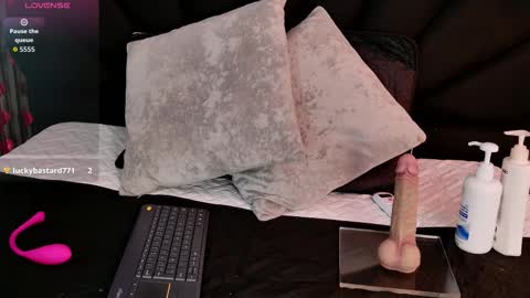 vicky_lopezz_ online show from February 20, 3:17 am