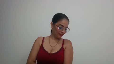 Snapshot of vicky_madame chatting on October 3, 4:32 am Vicky online show from October 3, 4:32 am