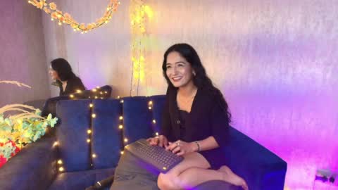 Vicky online show from April 7, 3:03 pm