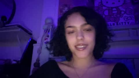 Snapshot of vickyyyx chatting on December 8, 7:15 am Goddess Victory online show from December 8, 7:15 am
