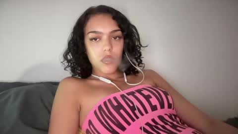 Snapshot of vickyyyx chatting on February 5, 6:56 am Goddess Victory online show from February 5, 6:56 am