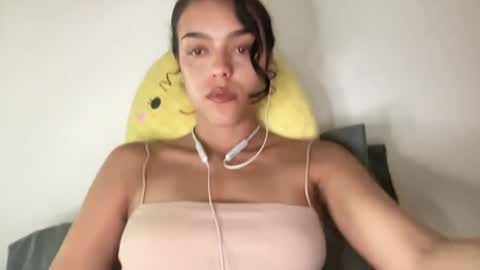 Snapshot of vickyyyx chatting on February 10, 2:30 am Goddess Victory online show from February 10, 2:30 am