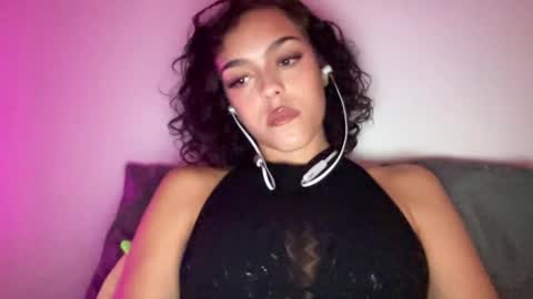 Snapshot of vickyyyx chatting on February 18, 5:31 am Goddess Victory online show from February 18, 5:31 am