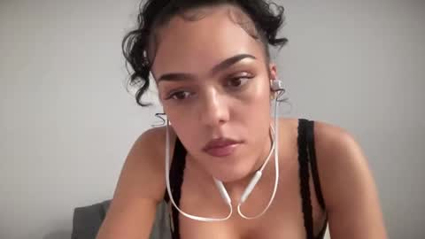 Snapshot of vickyyyx chatting on January 19, 7:25 am Goddess Victory online show from January 19, 7:25 am