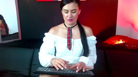 victoria_1126 online show from March 28, 10:00 pm