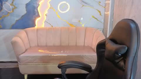 victoria_castillo_b online show from March 29, 7:37 pm