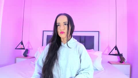 valentina online show from November 12, 9:33 am