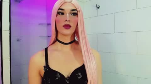 Victoria online show from November 3, 7:15 pm