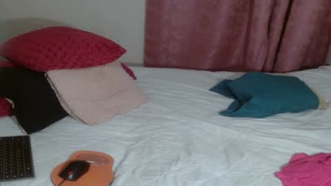 Snapshot of victoria_miler chatting on February 5, 1:37 am VICKY online show from February 5, 1:37 am