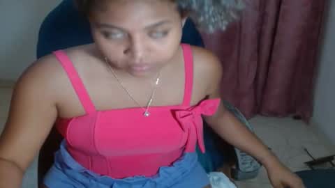 Snapshot of victoria_miler chatting on February 12, 3:07 am VICKY online show from February 12, 3:07 am