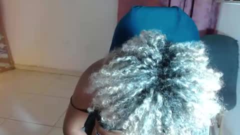 Snapshot of victoria_miler chatting on March 6, 1:27 am VICKY online show from March 6, 1:27 am