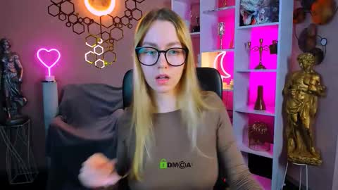 Snapshot of victoria_pretty_ chatting on October 12, 12:09 pm Victoria online show from October 12, 12:09 pm