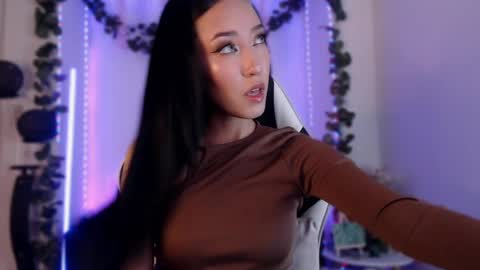 Victoria  online show from April 1, 11:45 pm