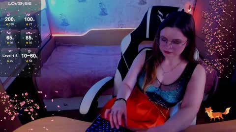 Snapshot of victoria_the_fox chatting on February 3, 8:46 am - The Divine Fox online show from February 3, 8:46 am