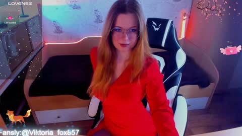 Snapshot of victoria_the_fox chatting on January 7, 8:13 am - The Divine Fox online show from January 7, 8:13 am