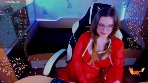 Snapshot of victoria_the_fox chatting on February 20, 10:48 am - The Divine Fox online show from February 20, 10:48 am