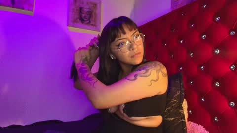 Snapshot of victoria_thompson6 chatting on October 18, 10:36 pm victoria online show from October 18, 10:36 pm