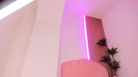 victoria  online show from January 6, 5:28 pm