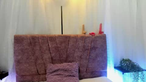 victoriaa_anderson_ online show from March 18, 7:53 pm