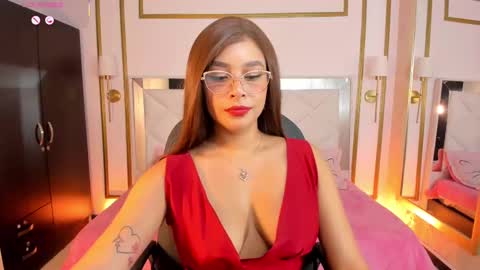 Snapshot of victoriaa_smith chatting on October 12, 1:15 pm victoria online show from October 12, 1:15 pm