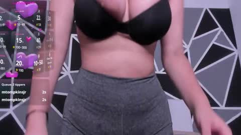 Snapshot of victoriaa_zans chatting on October 13, 11:23 am Victoria Zans online show from October 13, 11:23 am