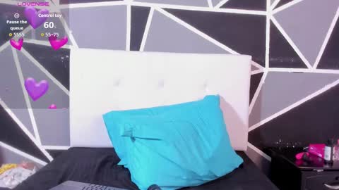 Snapshot of victoriaa_zans chatting on October 5, 11:40 am Victoria Zans online show from October 5, 11:40 am
