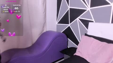 Snapshot of victoriaa_zans chatting on October 11, 10:53 am Victoria Zans online show from October 11, 10:53 am
