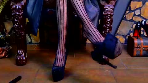 Victoria Heller online show from November 18, 5:10 am