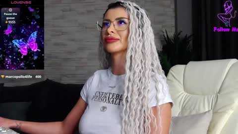 Victoria online show from December 14, 1:49 am