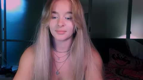 Snapshot of victoriande chatting on October 18, 1:37 pm Eva and Victor online show from October 18, 1:37 pm