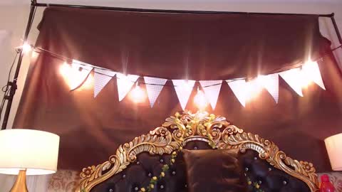 Snapshot of victoriapowell chatting on October 5, 12:24 pm Victoria online show from October 5, 12:24 pm