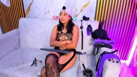Snapshot of victoriasanz_ chatting on October 15, 11:48 pm victoriasanz_ online show from October 15, 11:48 pm
