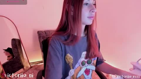 Snapshot of victoriia_ross chatting on March 6, 7:54 pm Annie vic online show from March 6, 7:54 pm