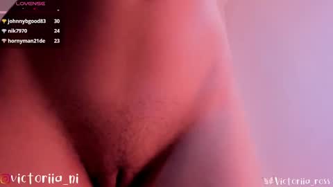 Snapshot of victoriia_ross chatting on March 3, 10:42 pm Annie vic online show from March 3, 10:42 pm