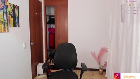 V  I C  T O R I A  online show from February 17, 10:05 pm