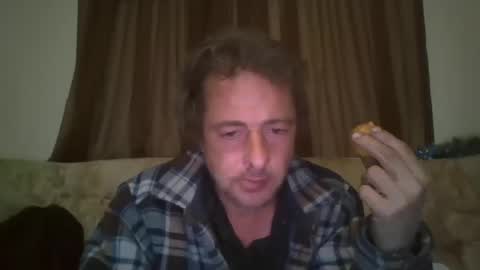 Snapshot of vids1977 chatting on October 14, 2:14 am vids1977 online show from October 14, 2:14 am
