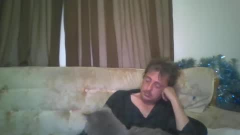 Snapshot of vids1977 chatting on October 13, 2:02 am vids1977 online show from October 13, 2:02 am