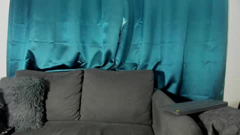 Victoria Strong online show from April 28, 8:35 pm