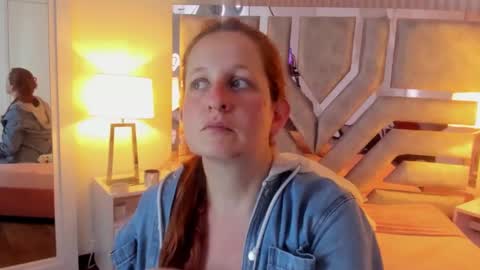 Violeta online show from December 8, 10:47 pm