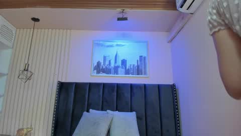 Viiolett online show from March 4, 7:43 pm