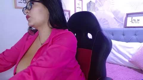 Snapshot of viiolleta chatting on March 3, 12:28 pm viioleta online show from March 3, 12:28 pm